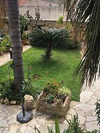 Nikis House