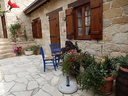 Nikis House