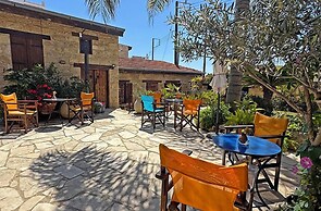 Nikis House