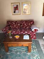 Nikis House