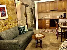 Nikis House