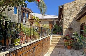 Nikis House