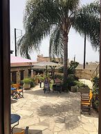Nikis House