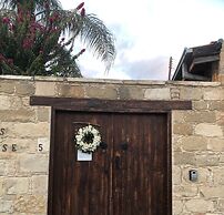 Nikis House