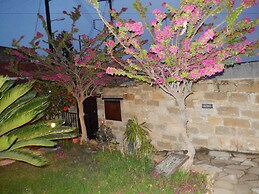 Nikis House