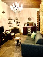 Nikis House
