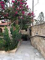 Nikis House
