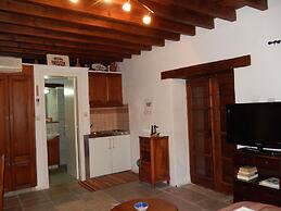 Nikis House