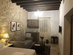 Nikis House