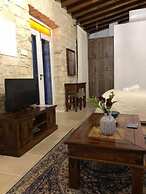 Nikis House