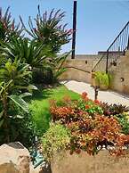 Nikis House