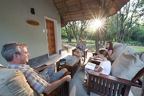 Sefapane Lodges and Safaris