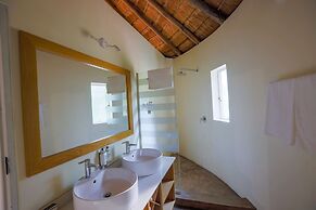 Sefapane Lodges and Safaris