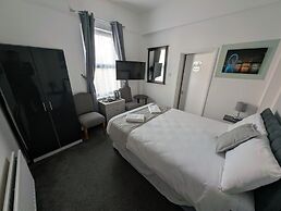 Cecil Court Hotel