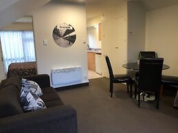 Commodore Motels
