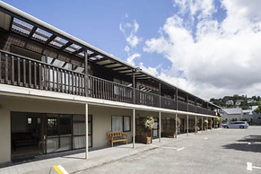 Commodore Motels