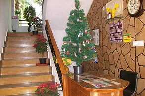 Renzo's Inn