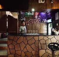 Renzo's Inn