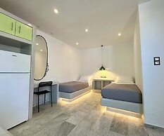 Aphrodite Hotel & Apartments