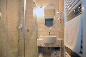 Hotel Mrak 4*