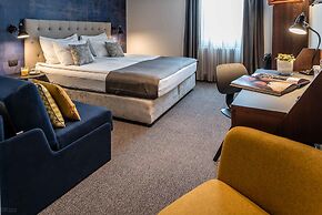 Hotel Mrak 4*