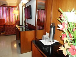 Hotel PLR Grand