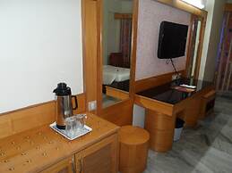 Hotel PLR Grand