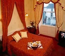 Greville Arms Hotel