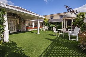 Greville Arms Hotel