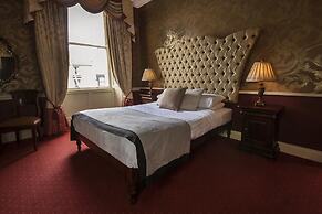 Greville Arms Hotel