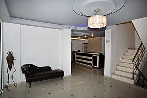 RG Status Hotel