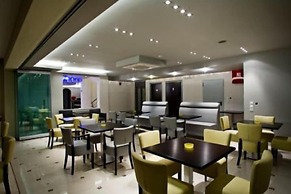 RG Status Hotel