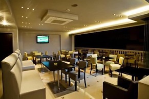 RG Status Hotel