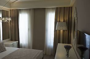 Ena Boutique Hotel & Residences