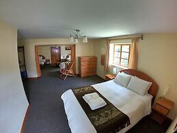 Apu Lodge B&B