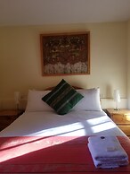 Apu Lodge B&B
