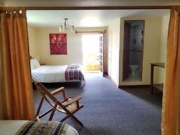 Apu Lodge B&B
