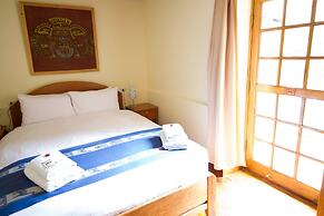 Apu Lodge B&B