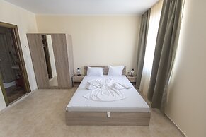 Apollon Apartments