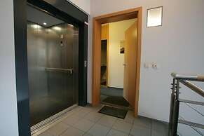 Apartment Engel