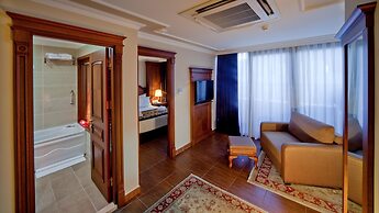 GLK PREMIER The Home Suites & Spa - Boutique Class