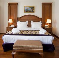 GLK PREMIER The Home Suites & Spa - Boutique Class