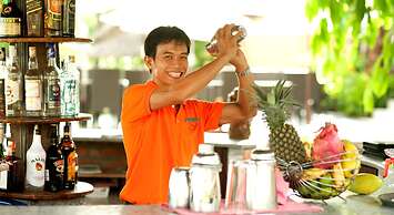 Vinh Hung Riverside Resort & Spa