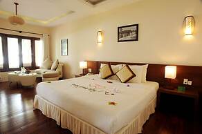 Vinh Hung Riverside Resort & Spa