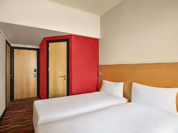 ibis Sharq Kuwait