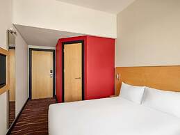 ibis Sharq Kuwait