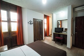 Hotel Don Quijote Plaza