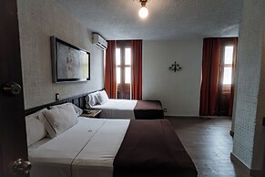 Hotel Don Quijote Plaza