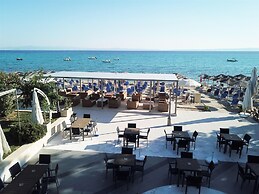 Naias Beach Hotel