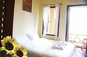 Inthira Thakhek
